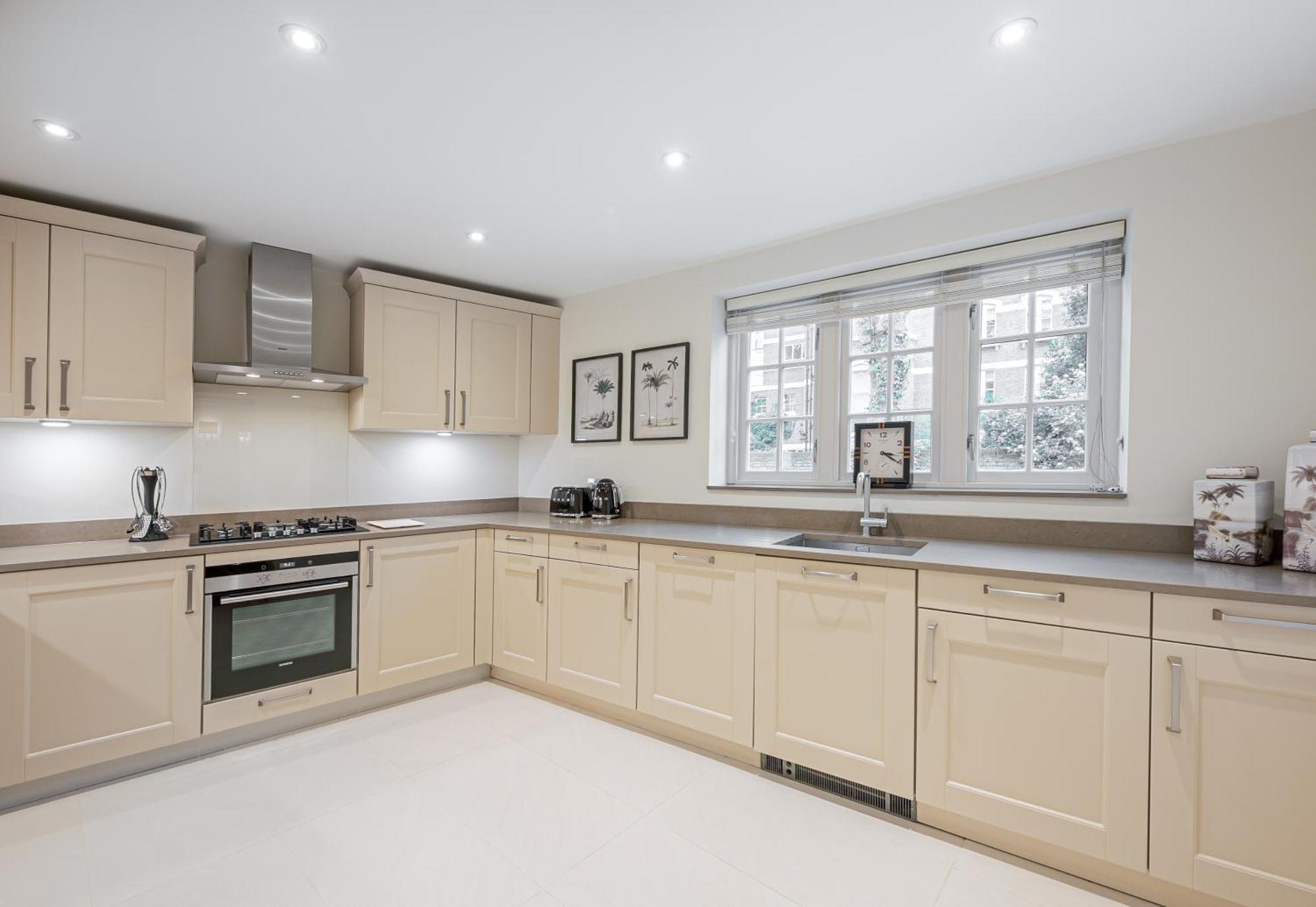 Modern 3 Bedroom Luxury House With Garage In Central London Exterior foto